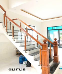 Cầu thang kính trụ gỗ inox 304